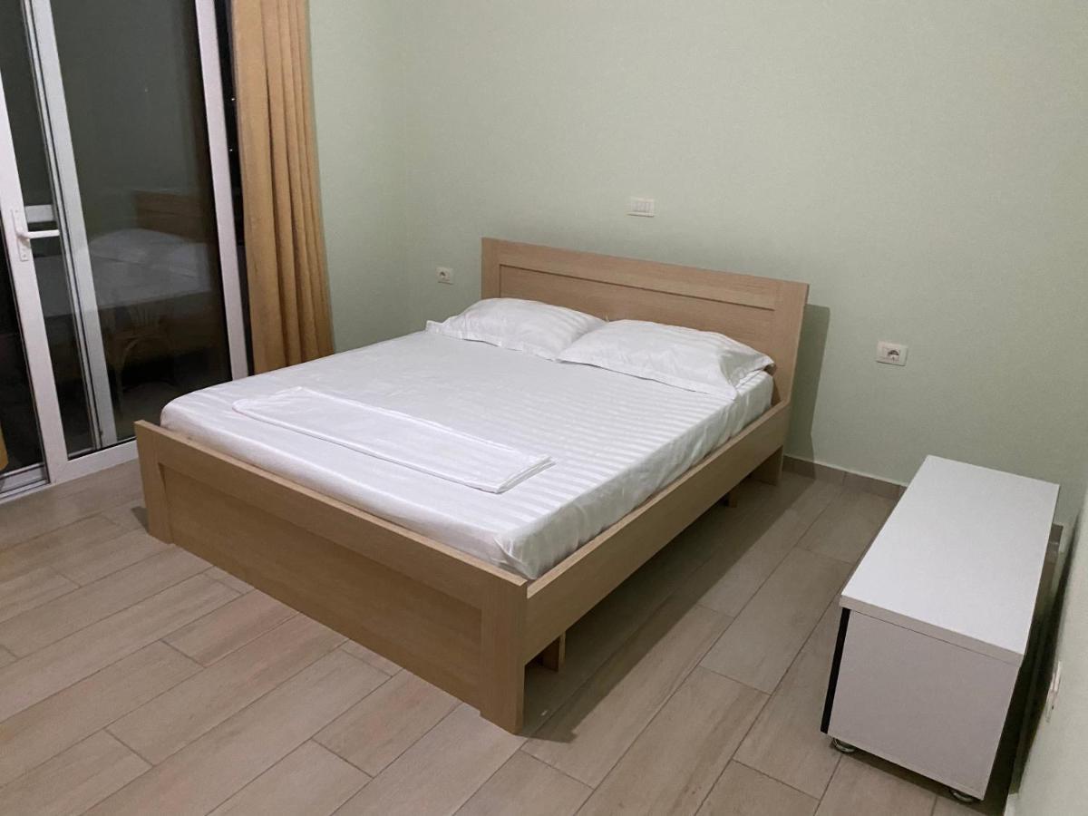 Blue Breeze Attic Apartments ซารานเดอ ภายนอก รูปภาพ