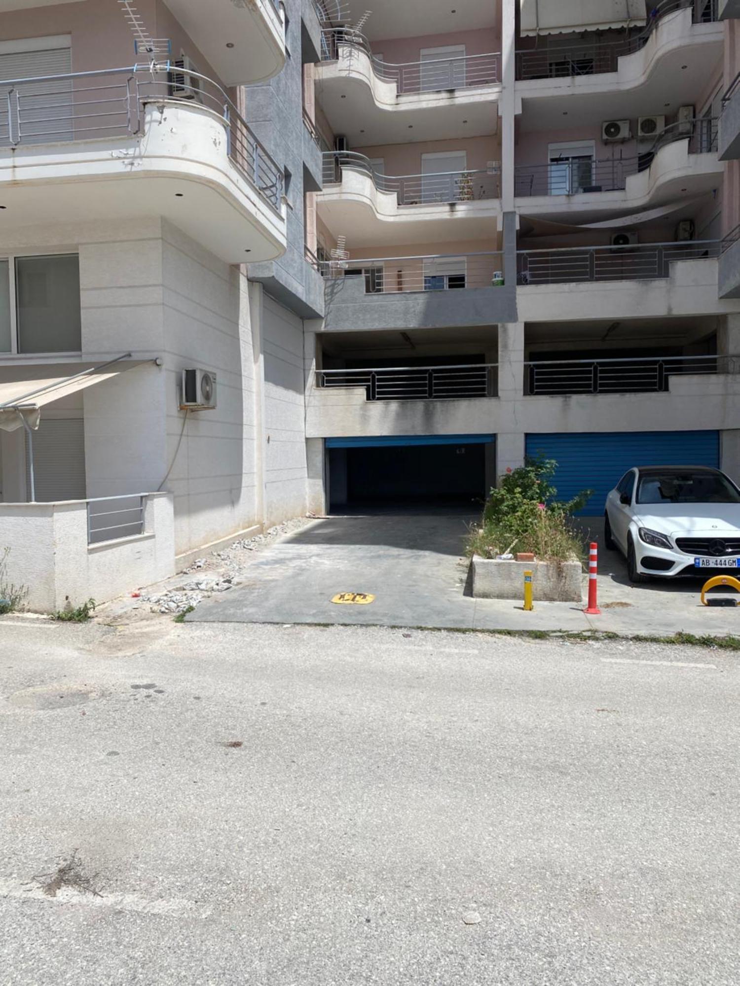 Blue Breeze Attic Apartments ซารานเดอ ภายนอก รูปภาพ